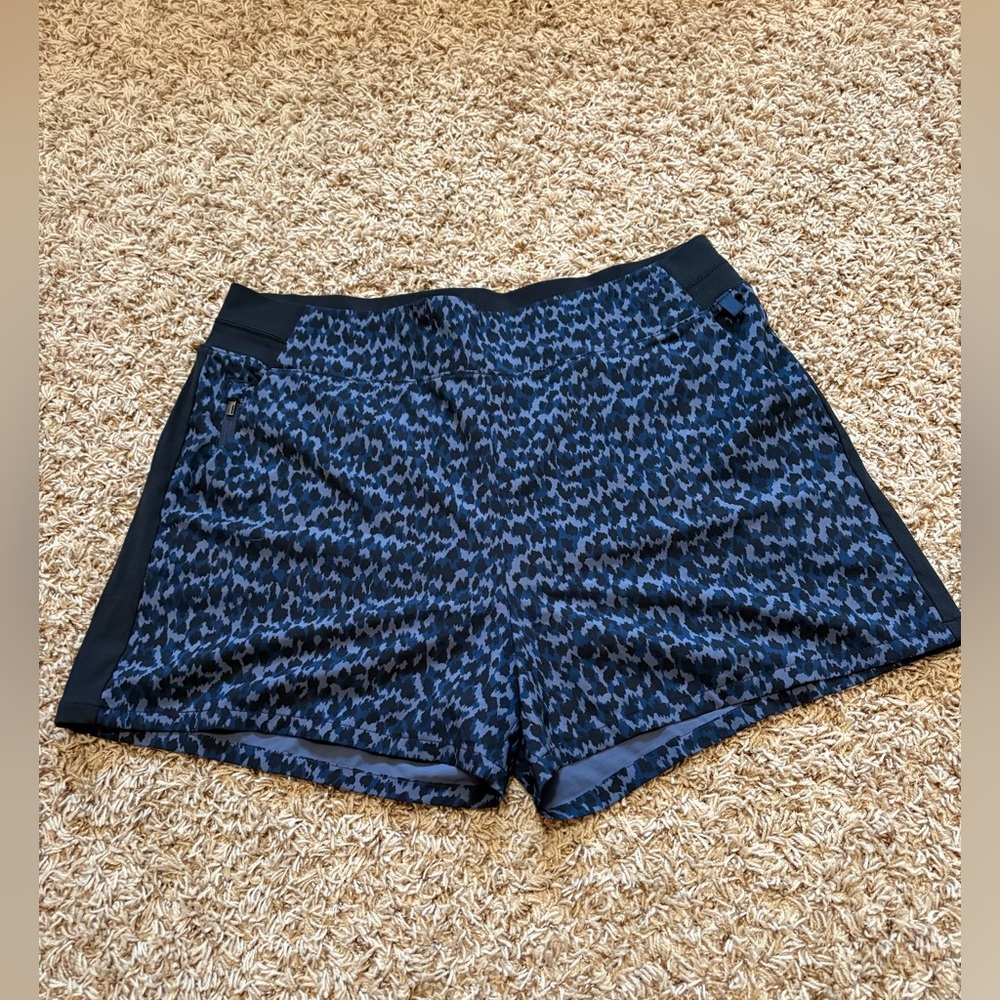 Athleta Brooklyn Printed Short women’s size 14